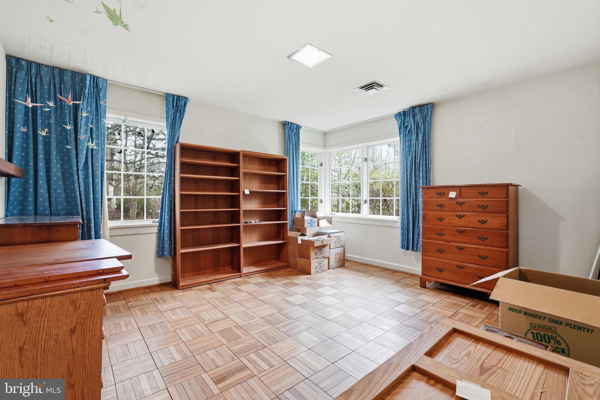 BRADLEY HILLS GROVE - Residential