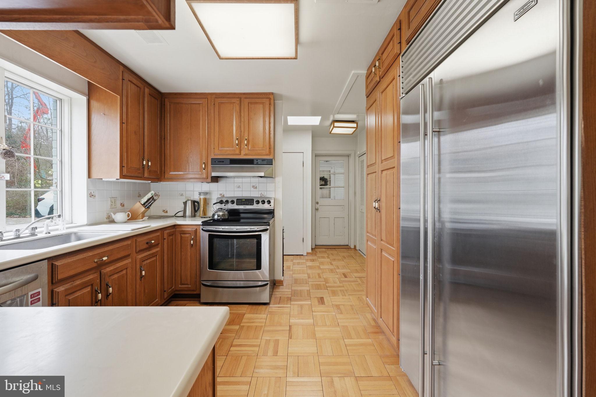 BRADLEY HILLS GROVE - Residential