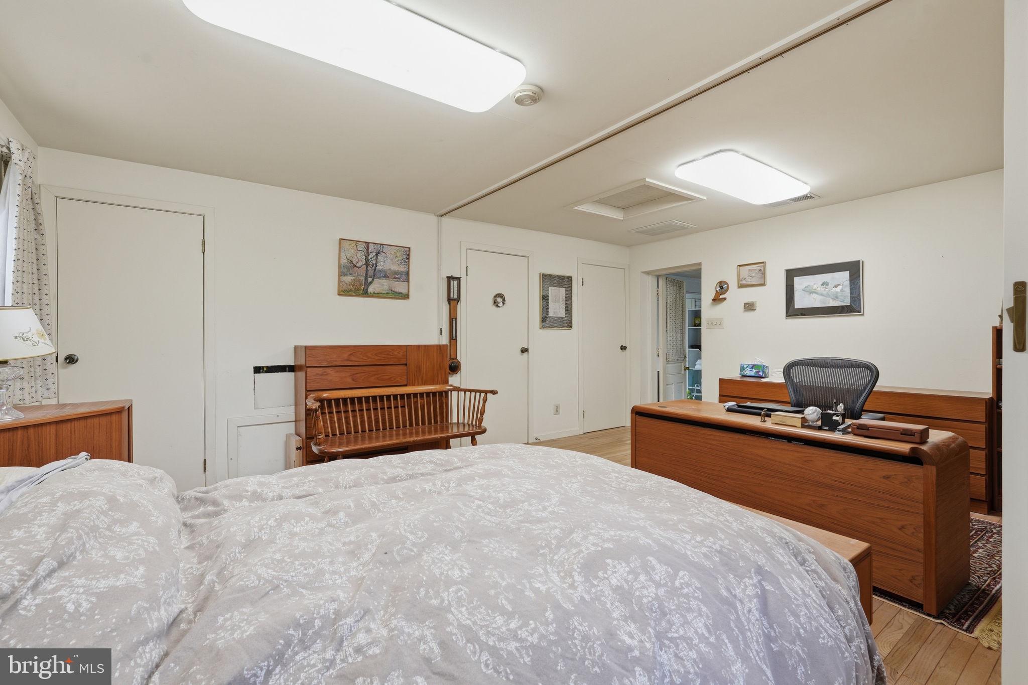 BRADLEY HILLS GROVE - Residential