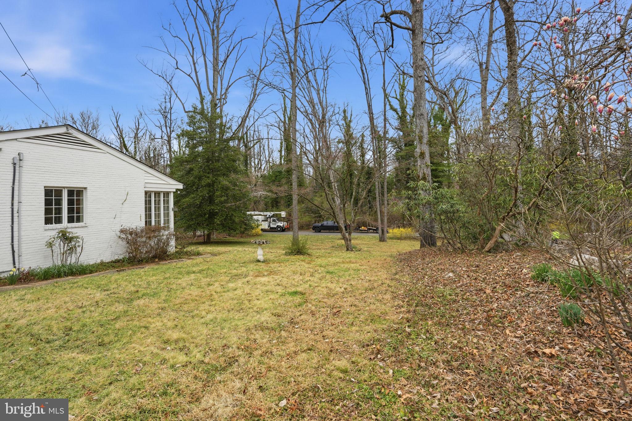 BRADLEY HILLS GROVE - Residential