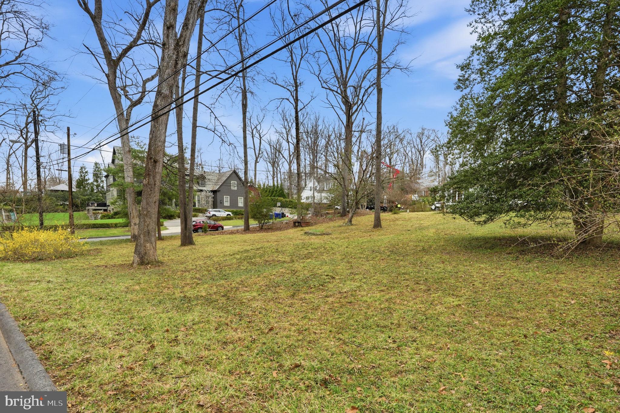 BRADLEY HILLS GROVE - Residential