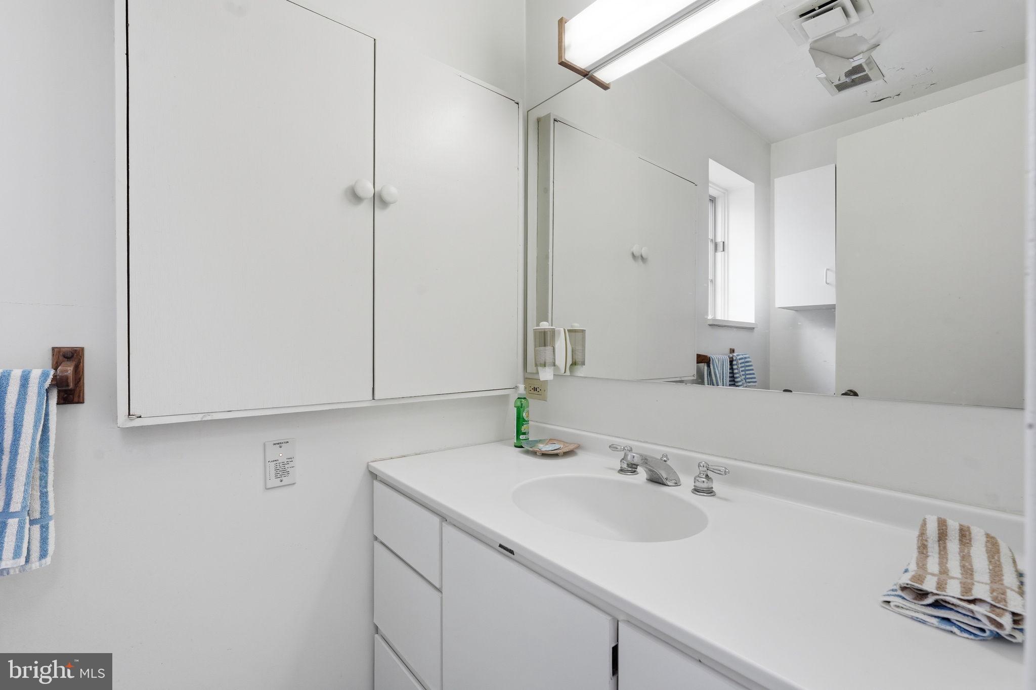 BRADLEY HILLS GROVE - Residential