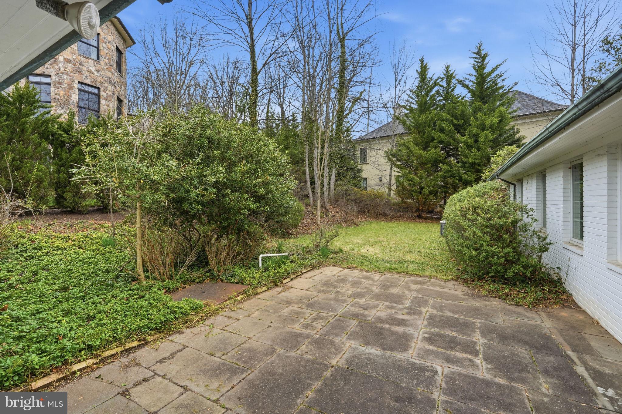 BRADLEY HILLS GROVE - Residential