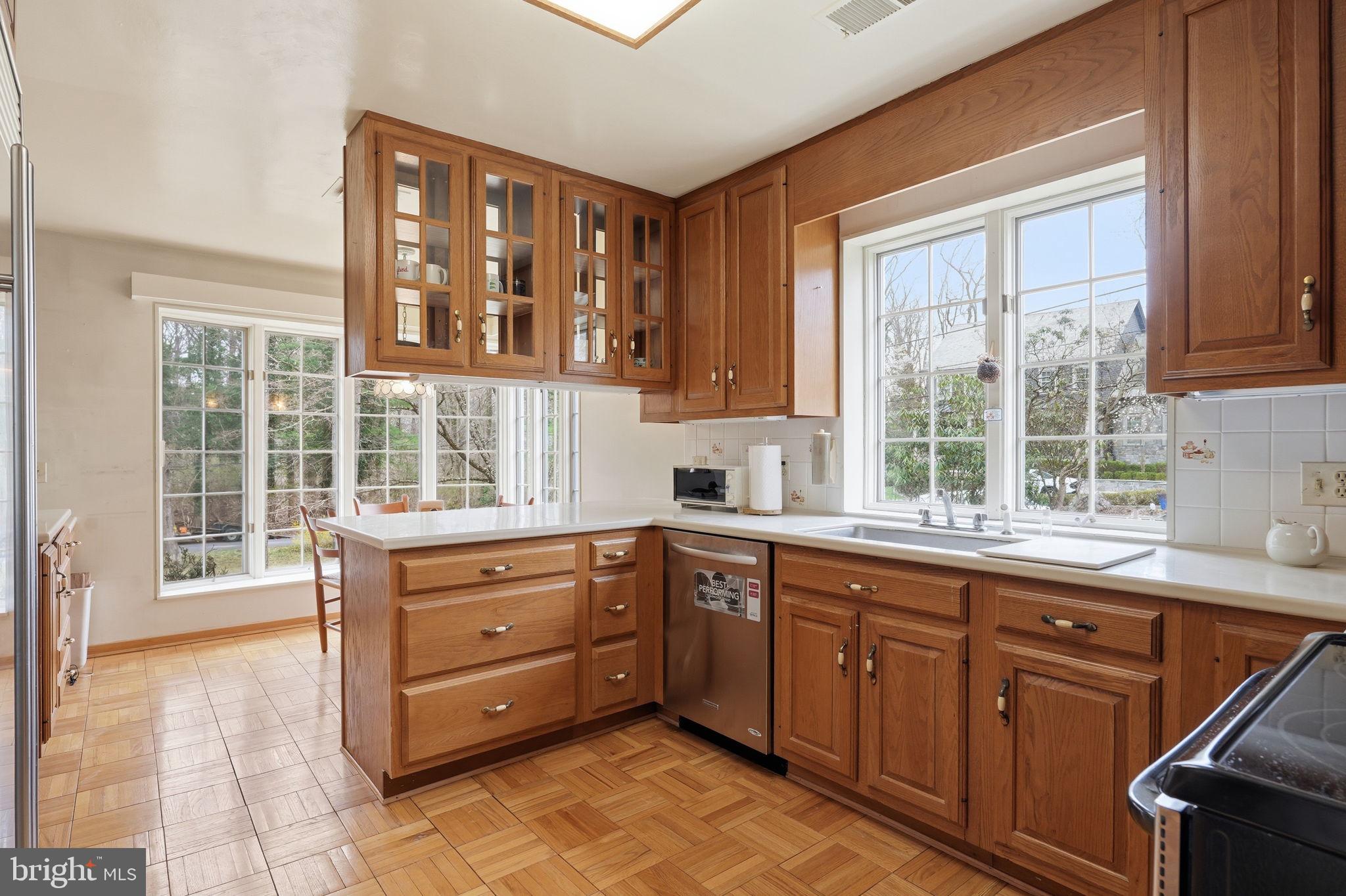 BRADLEY HILLS GROVE - Residential