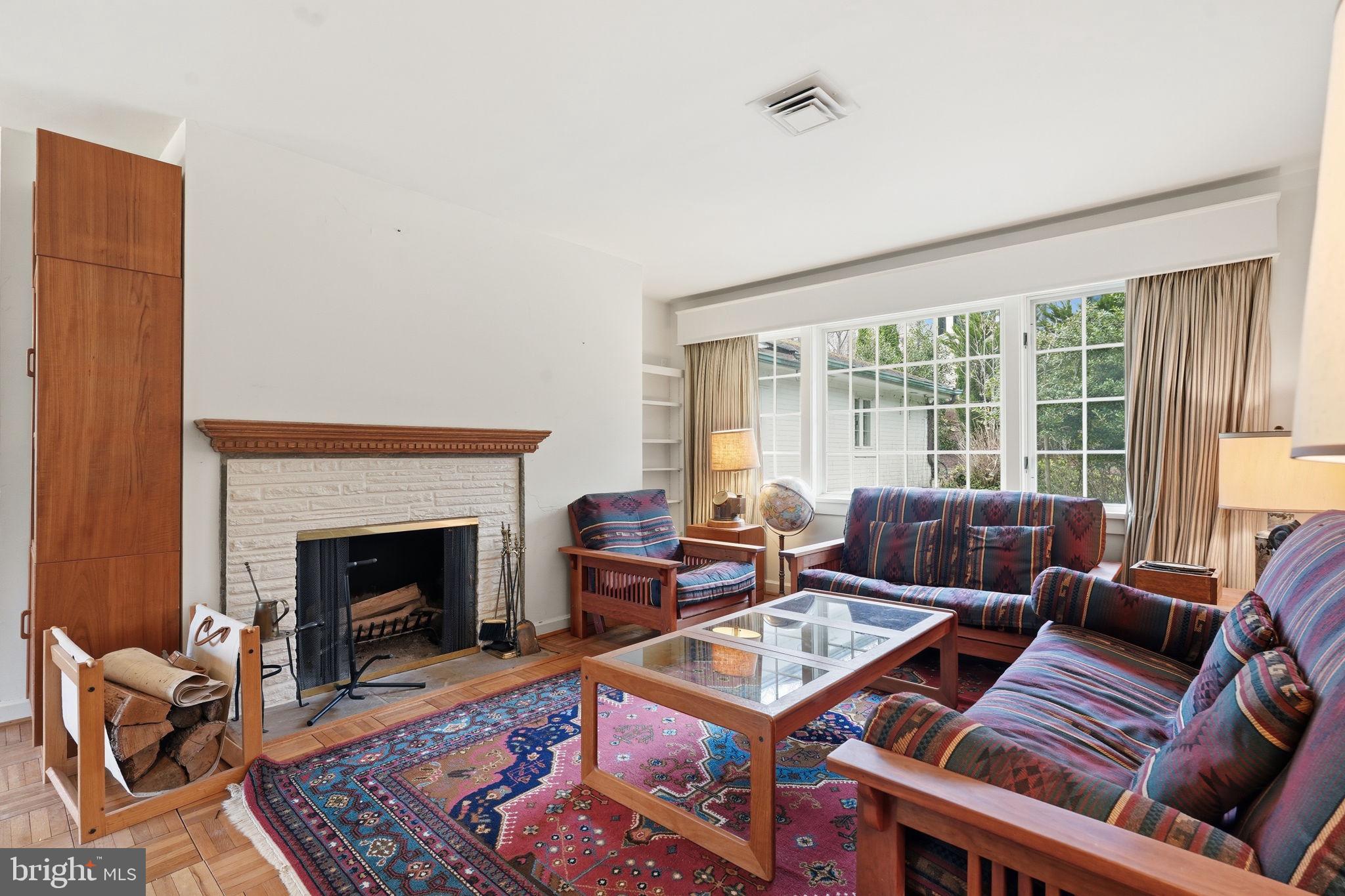 BRADLEY HILLS GROVE - Residential