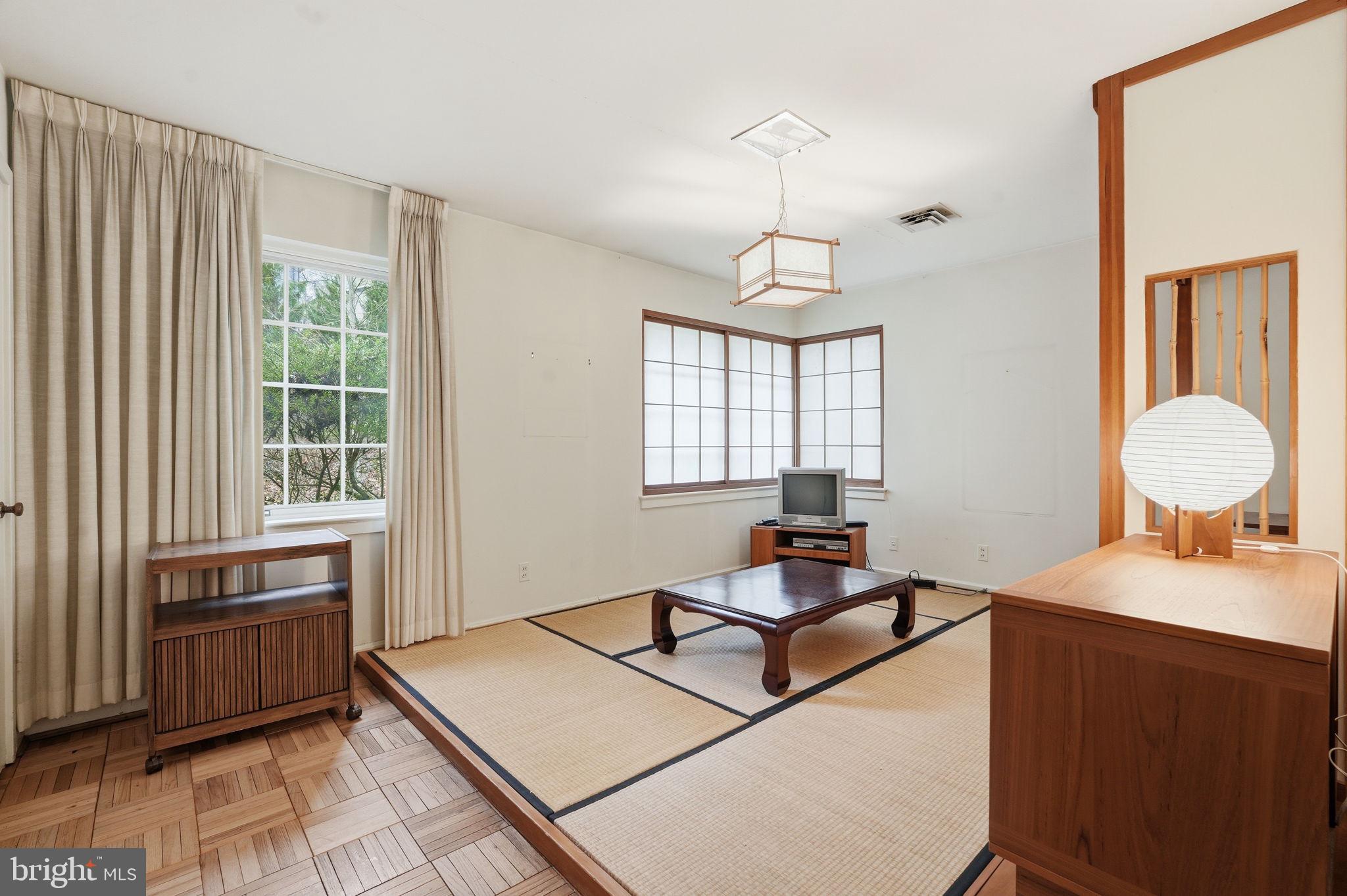 BRADLEY HILLS GROVE - Residential