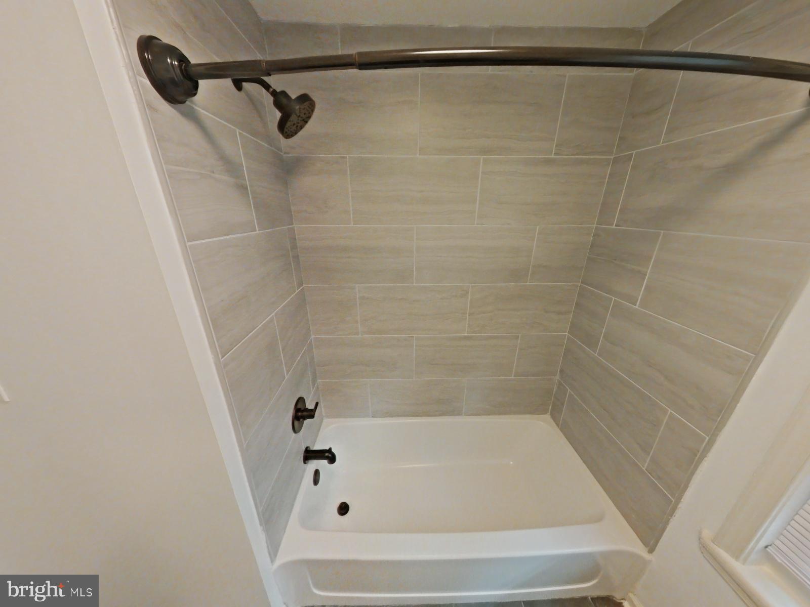 ROXBOROUGH - Residential Lease