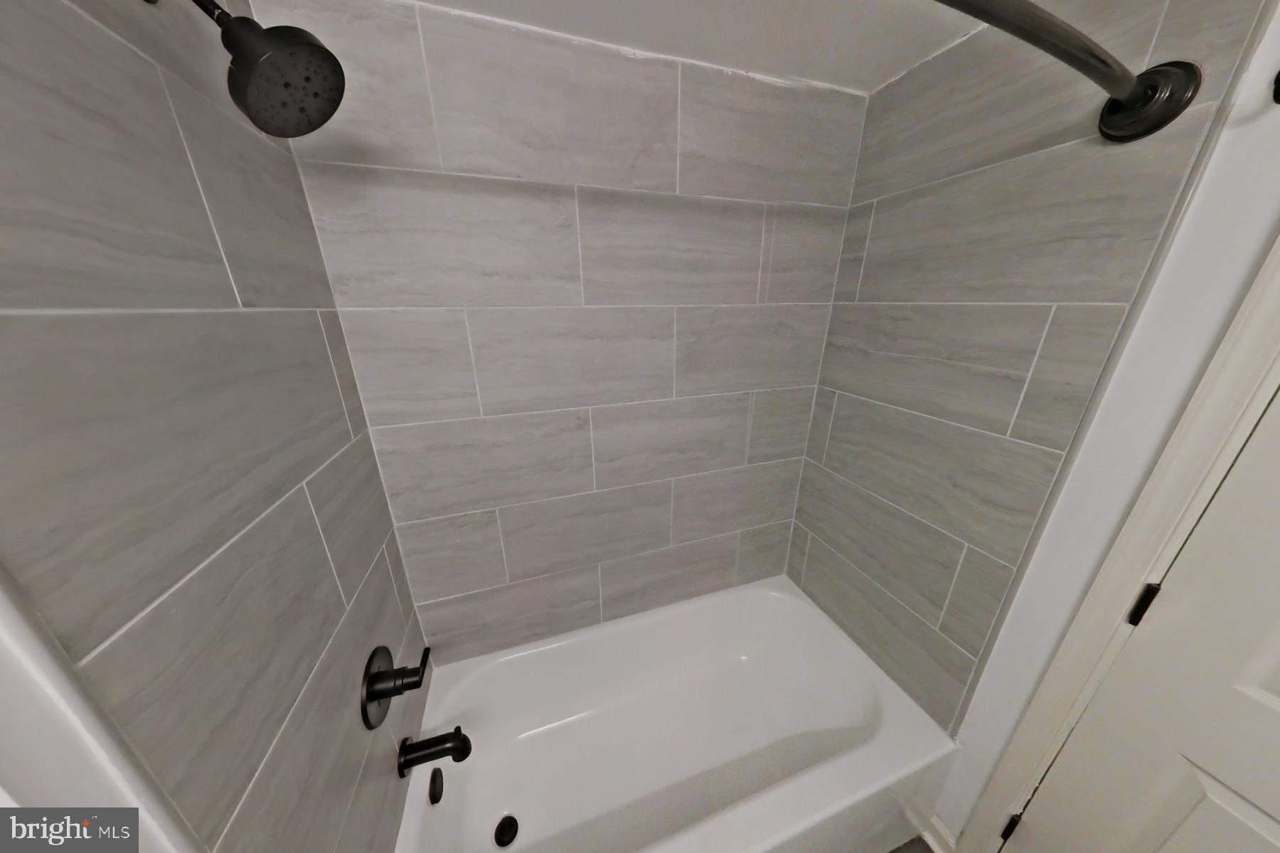 ROXBOROUGH - Residential Lease