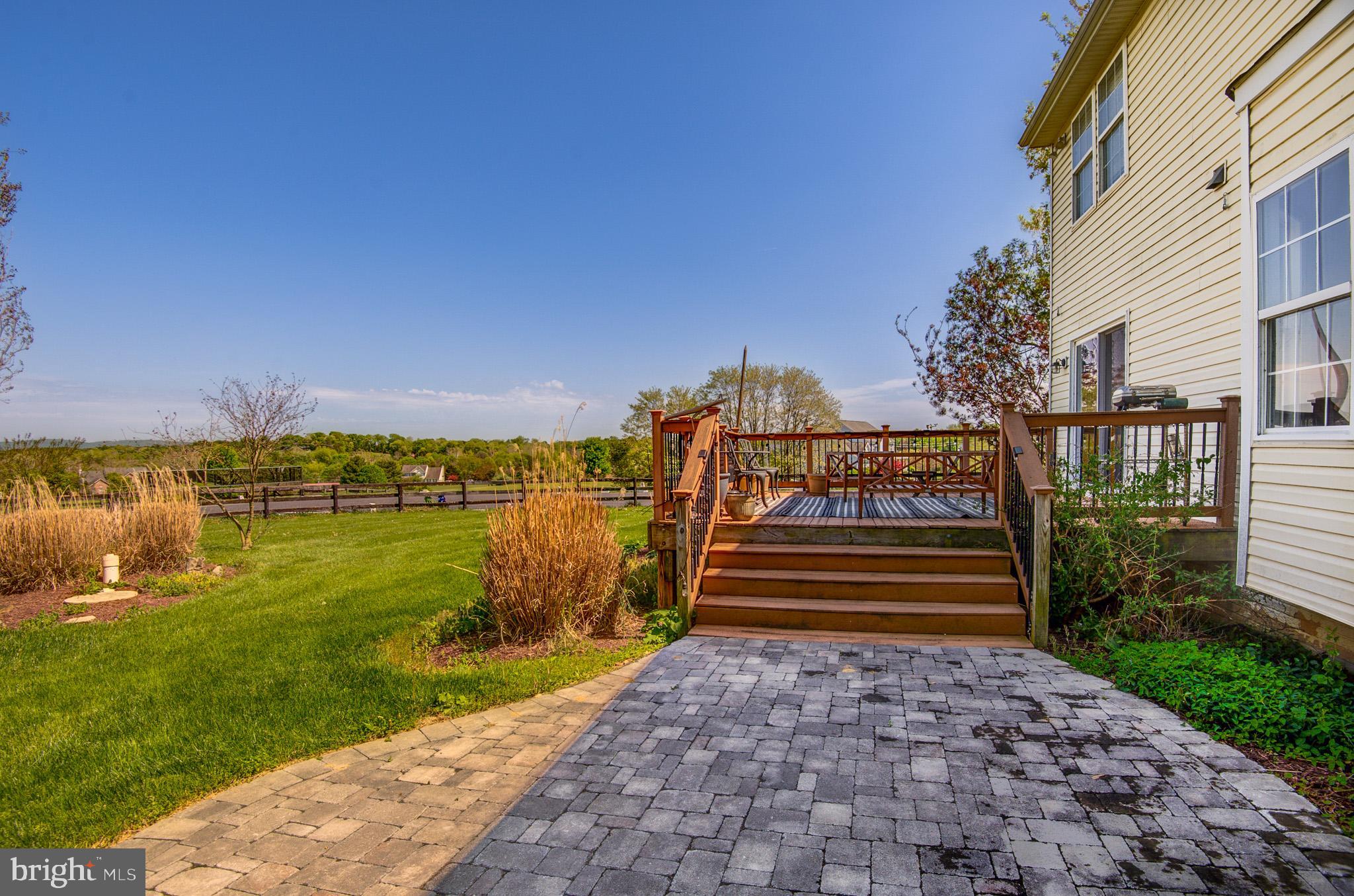 LOVETTSVILLE - Residential