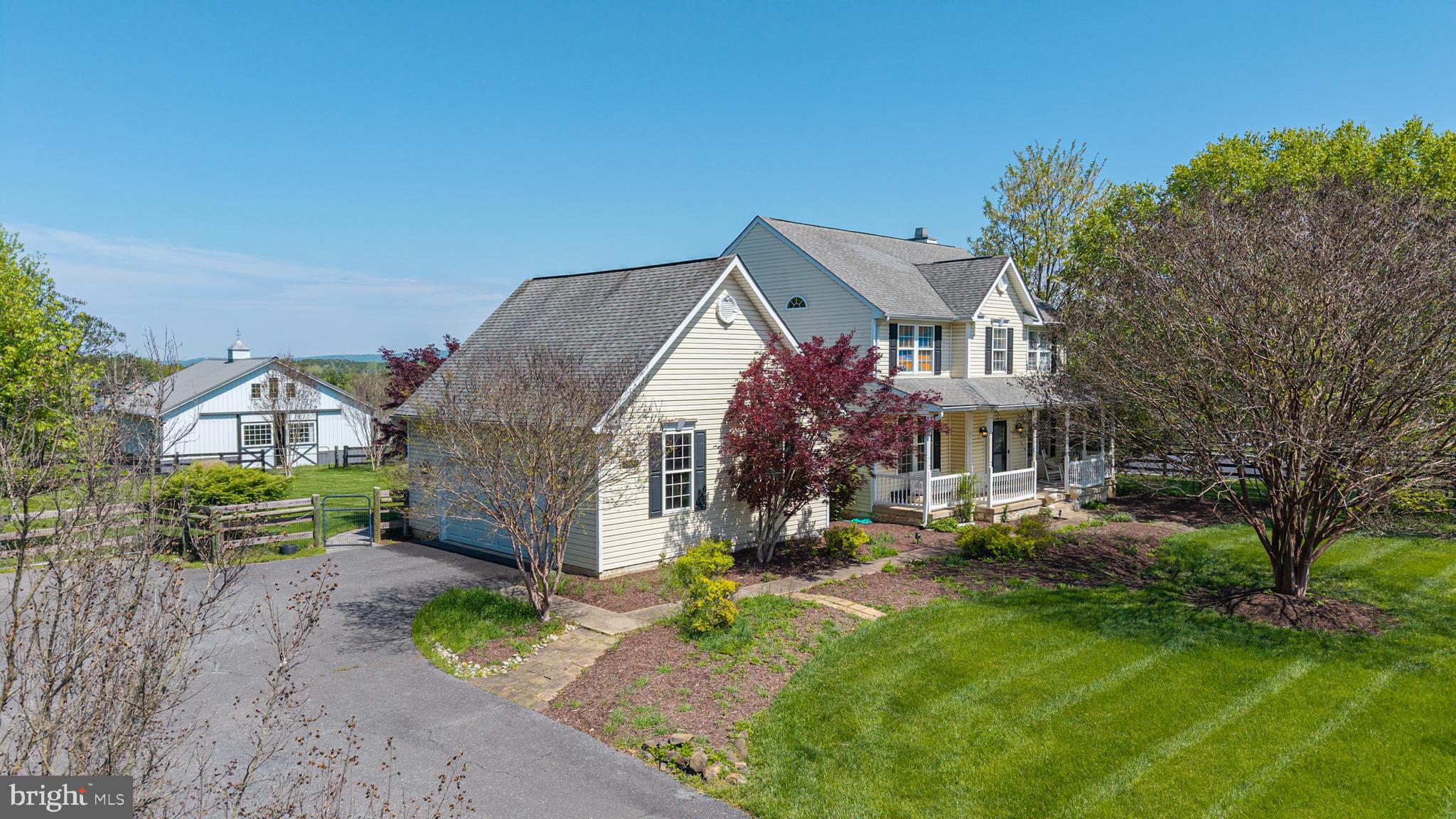LOVETTSVILLE - Residential