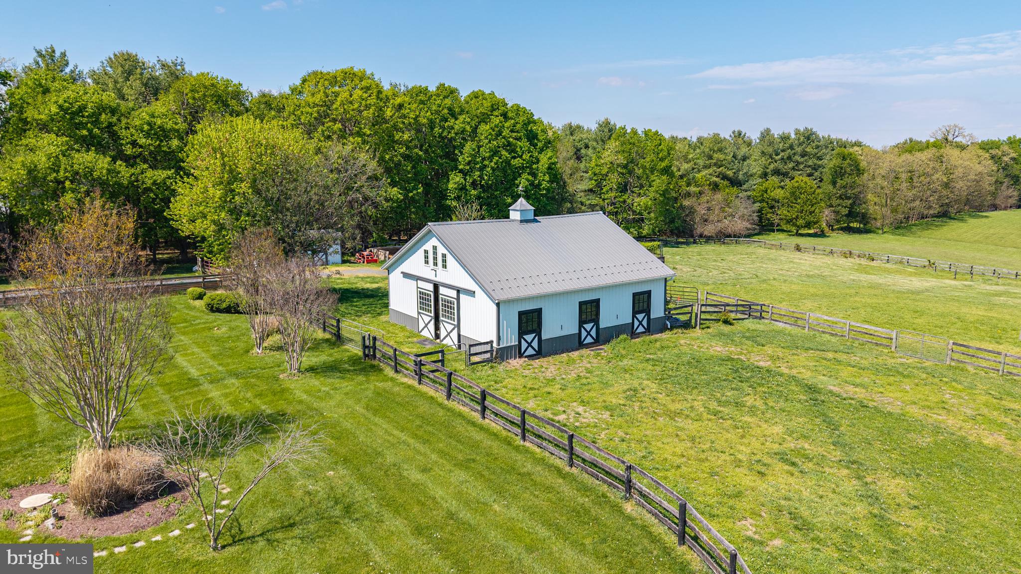 LOVETTSVILLE - Residential