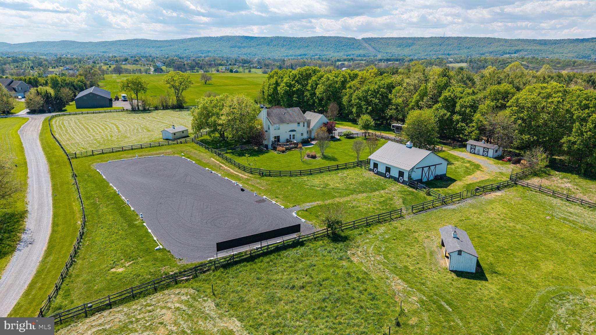 LOVETTSVILLE - Residential
