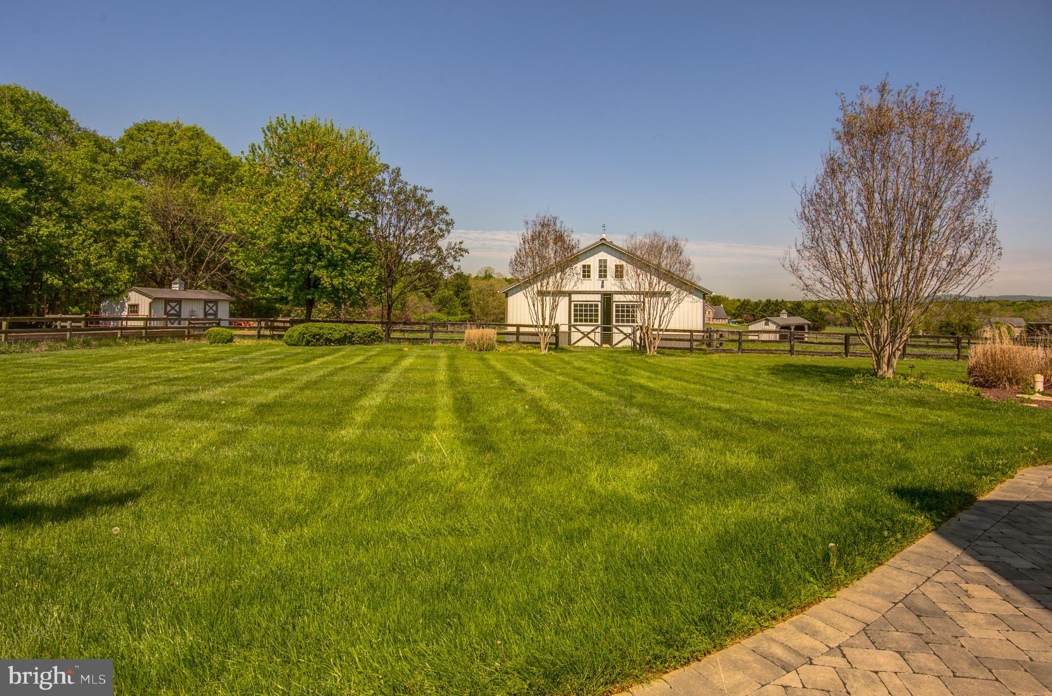 LOVETTSVILLE - Residential