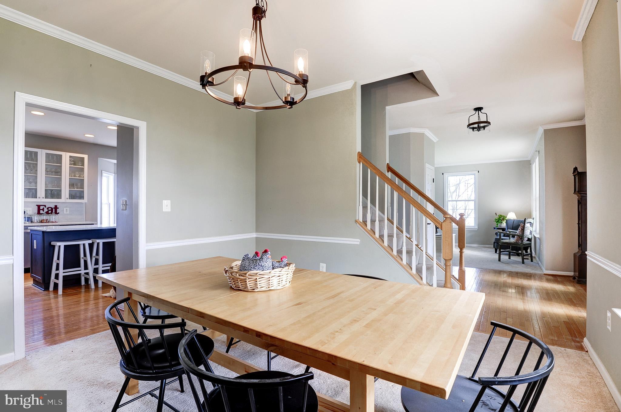 LOVETTSVILLE - Residential