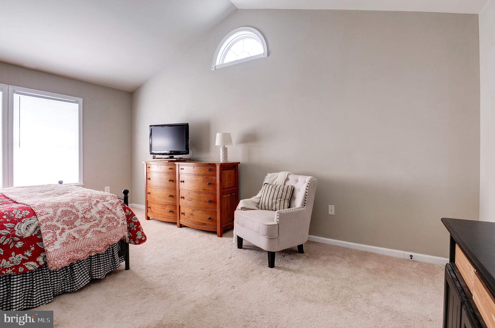 LOVETTSVILLE - Residential