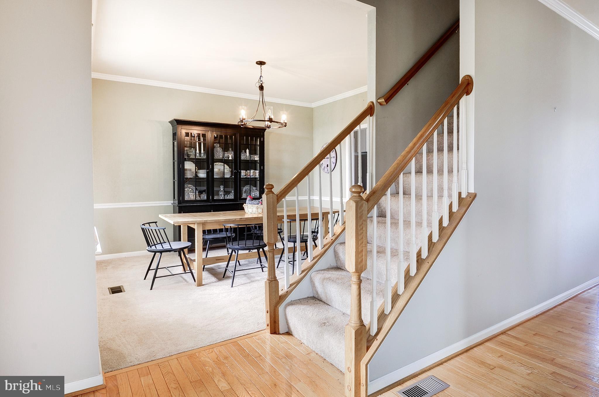 LOVETTSVILLE - Residential