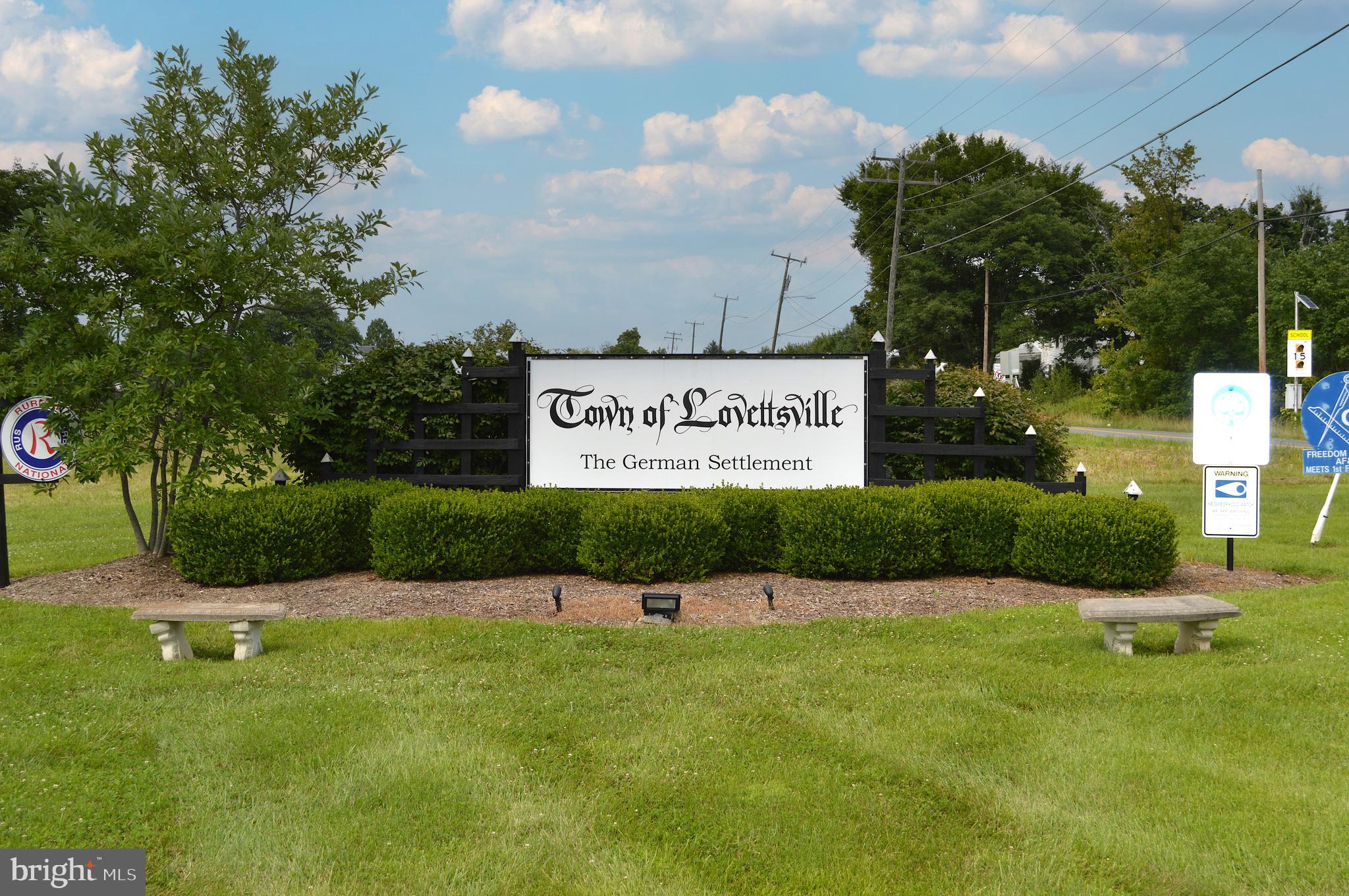 LOVETTSVILLE - Residential