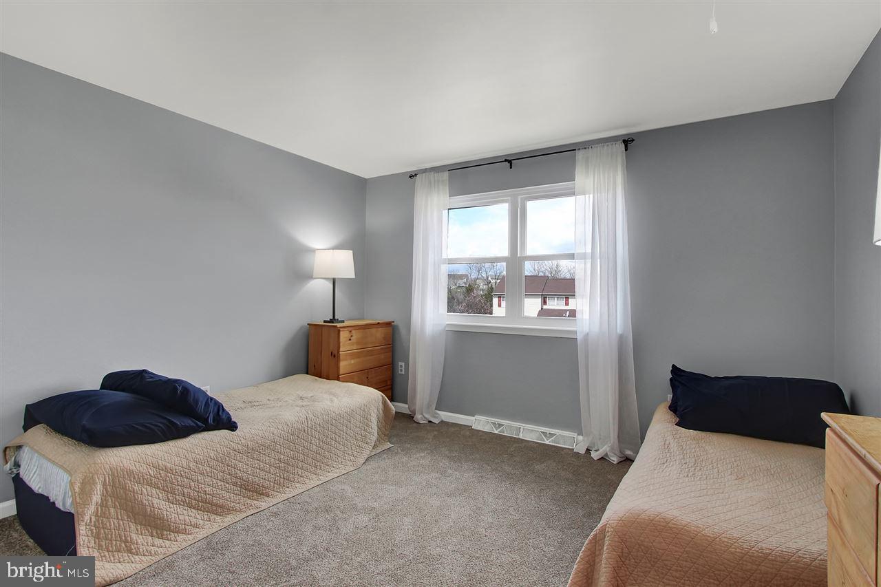 STONEBRIDGE CONDOS - Residential