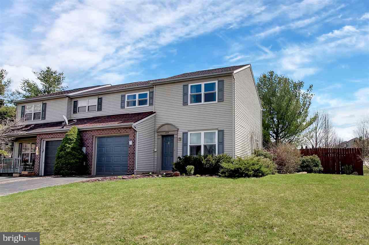 STONEBRIDGE CONDOS - Residential