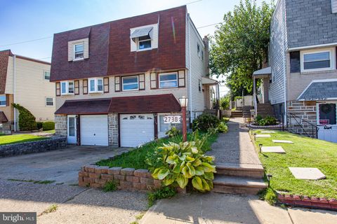 Townhouse For Sale - 2738 Maxwell Street<br/> PHILADELPHIA, PA 19136