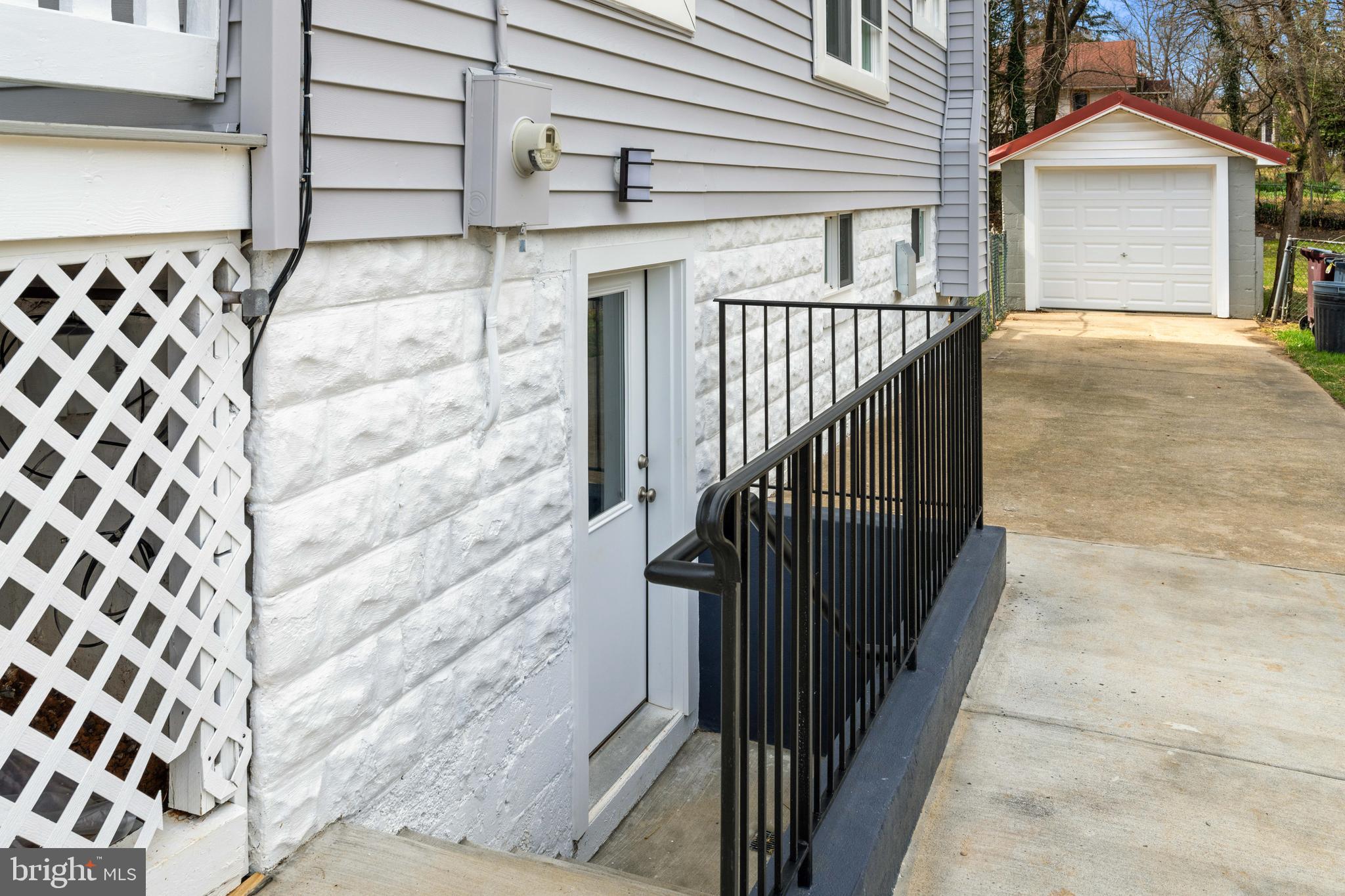 RIVERDALE PARK - Residential Lease