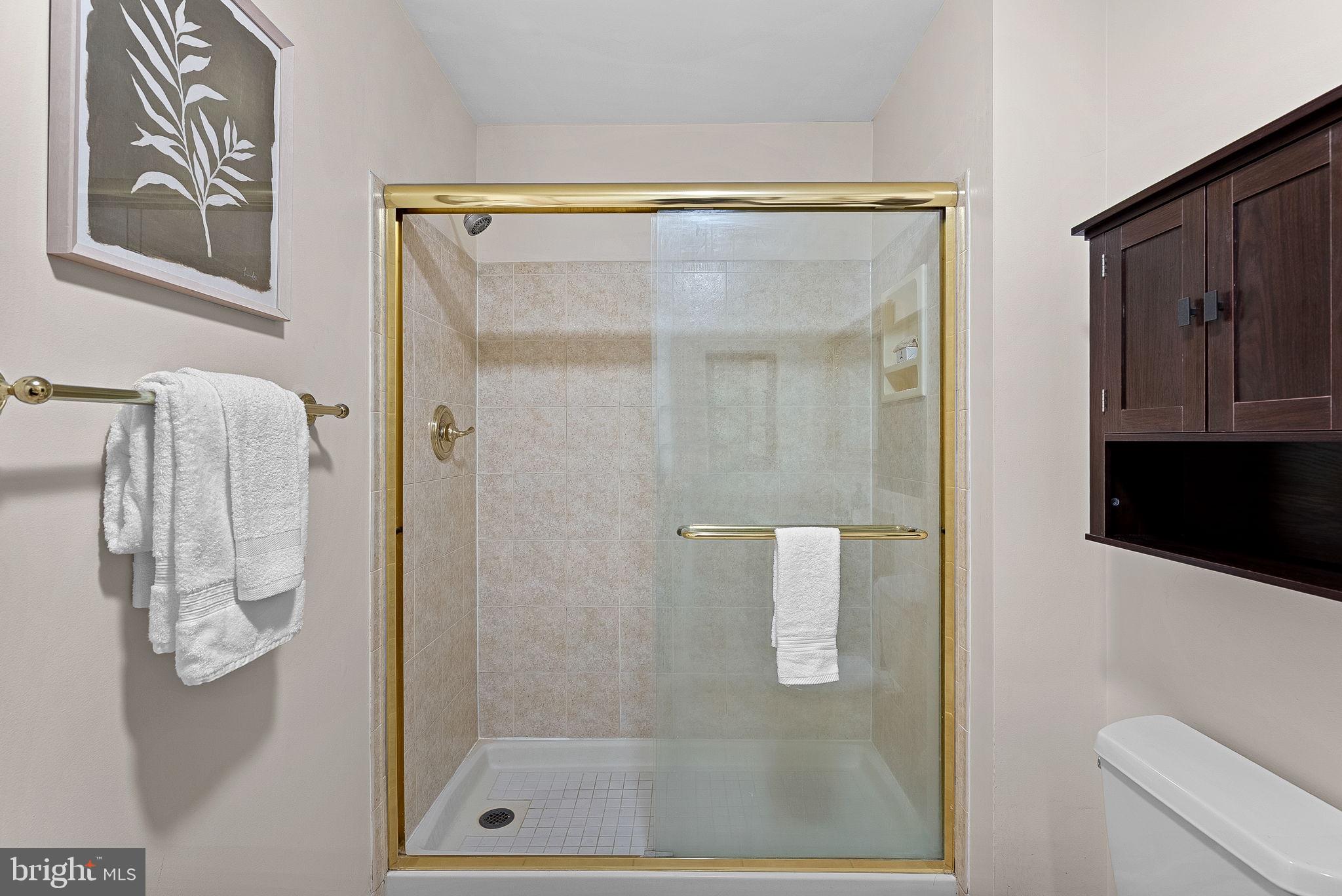 HICKORY CREEK - Residential