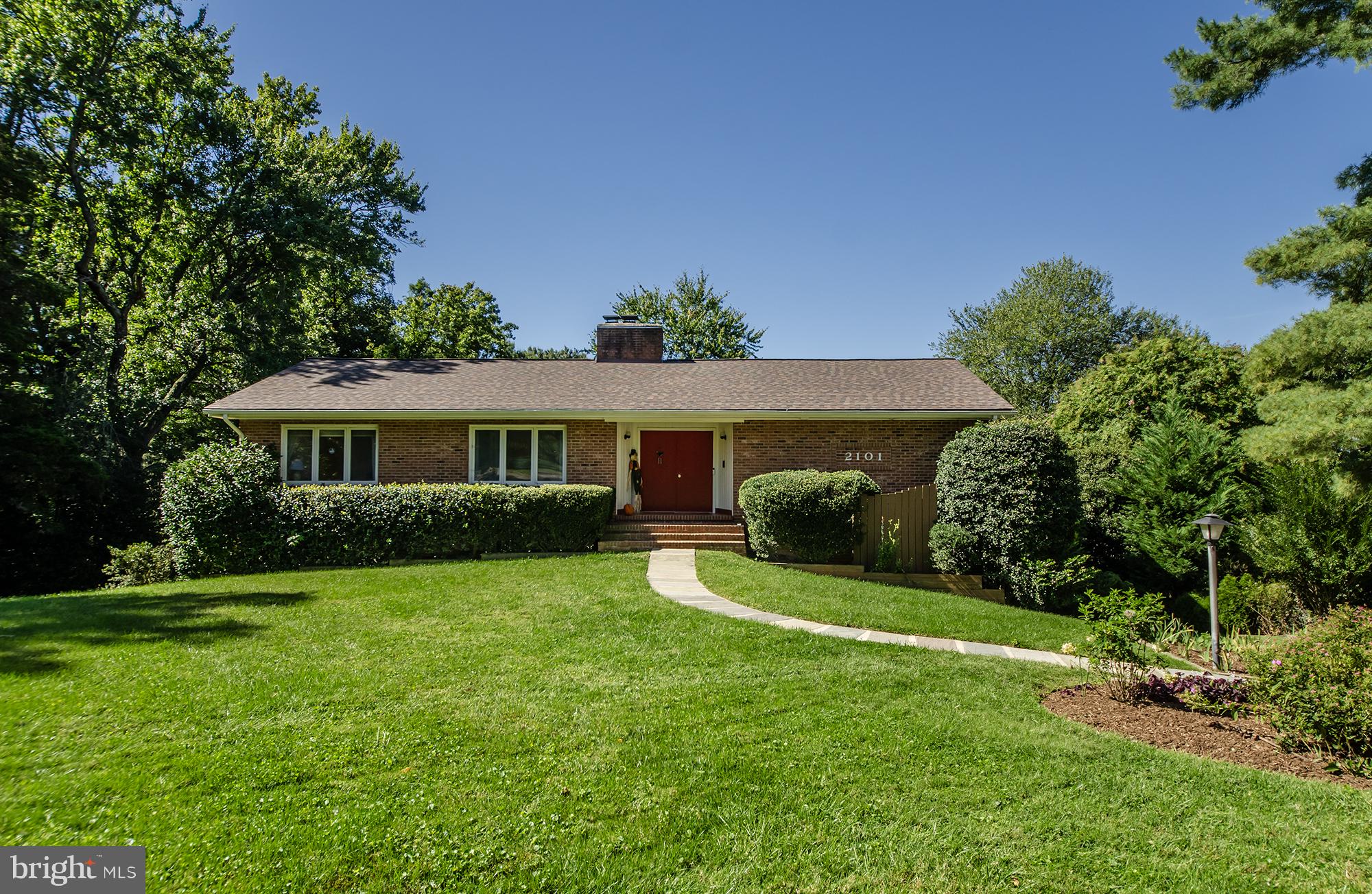 2101 WHITEOAKS DRIVE