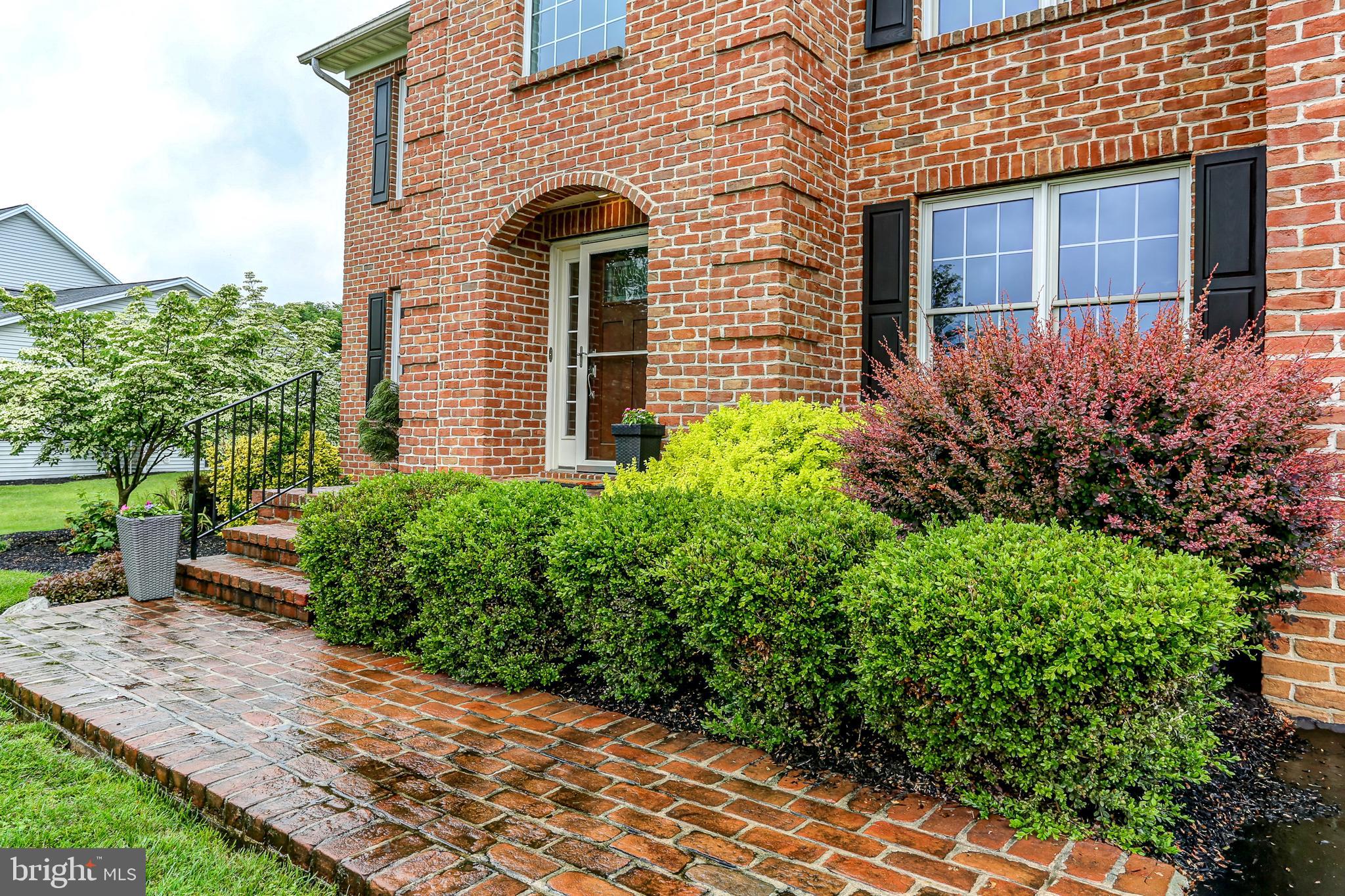 10 SILVER MAPLE DRIVE