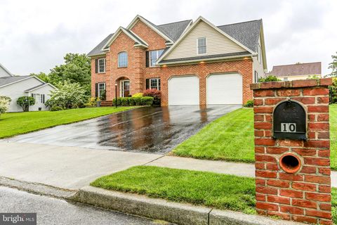 10 SILVER MAPLE DRIVE BOILING SPRINGS PA 17007