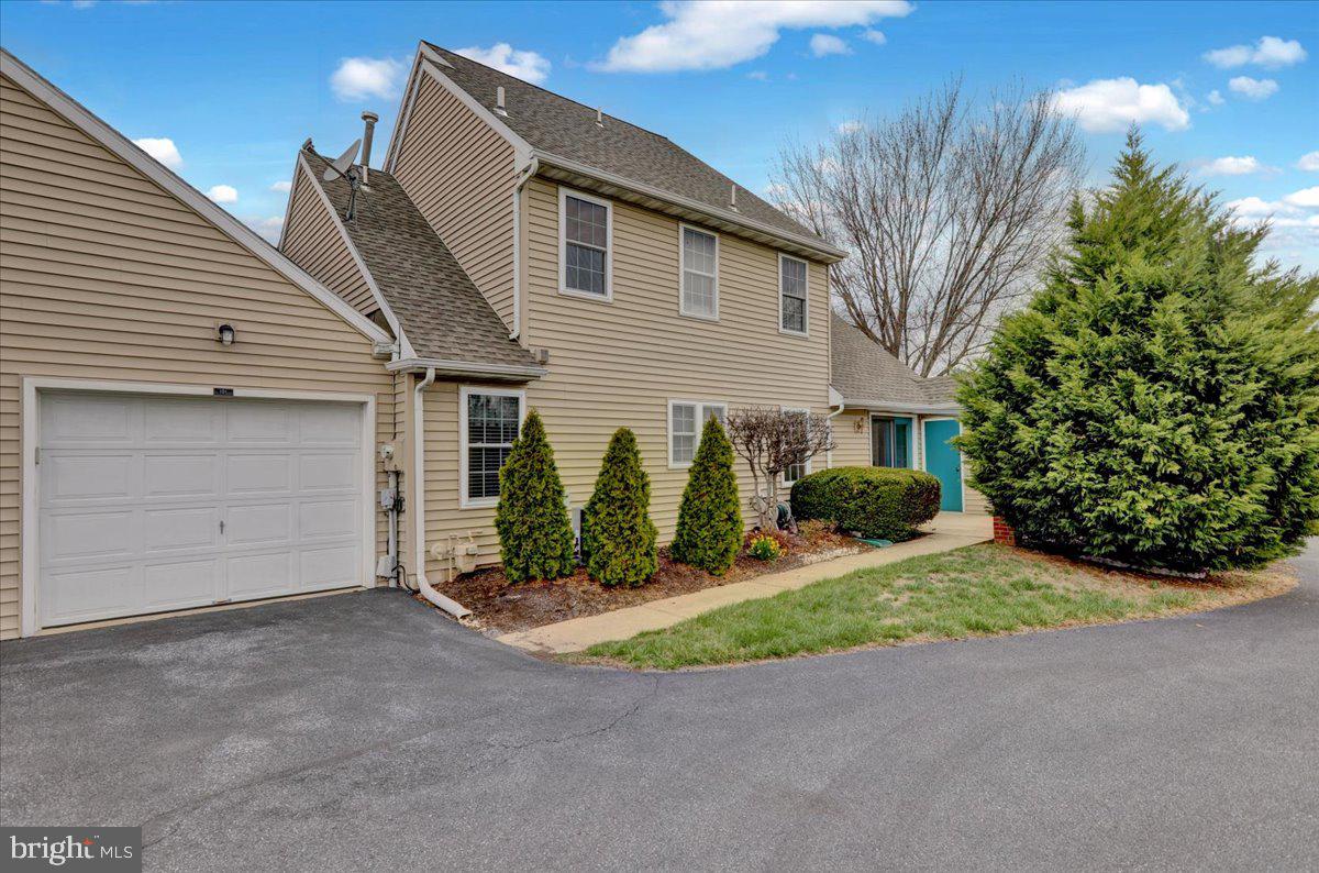 STONE HILL FARMS - Residential