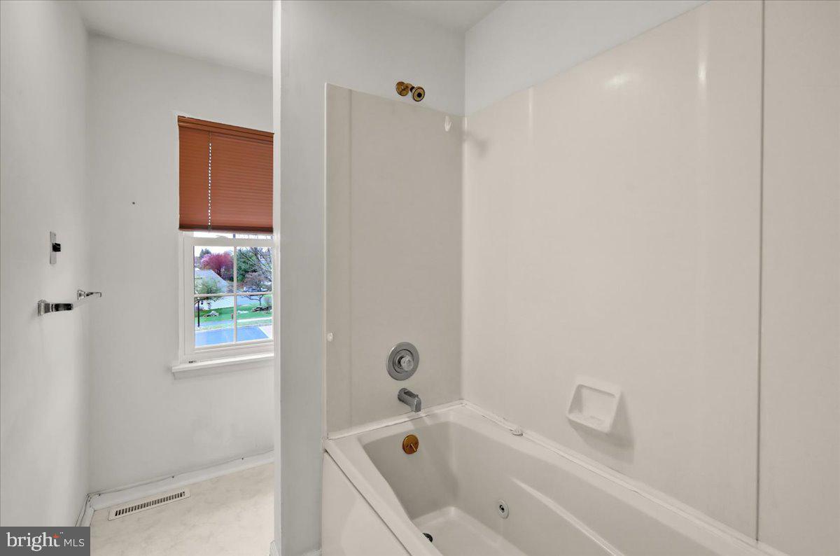 STONE HILL FARMS - Residential