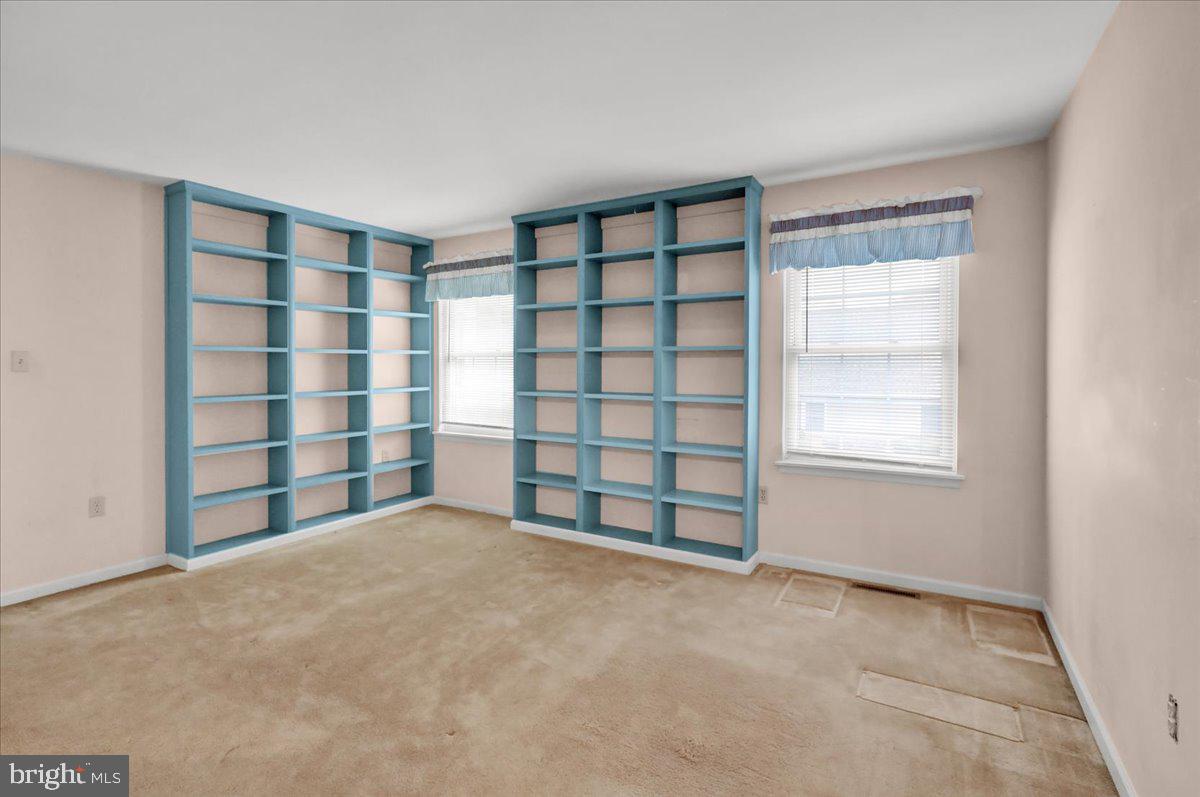 STONE HILL FARMS - Residential