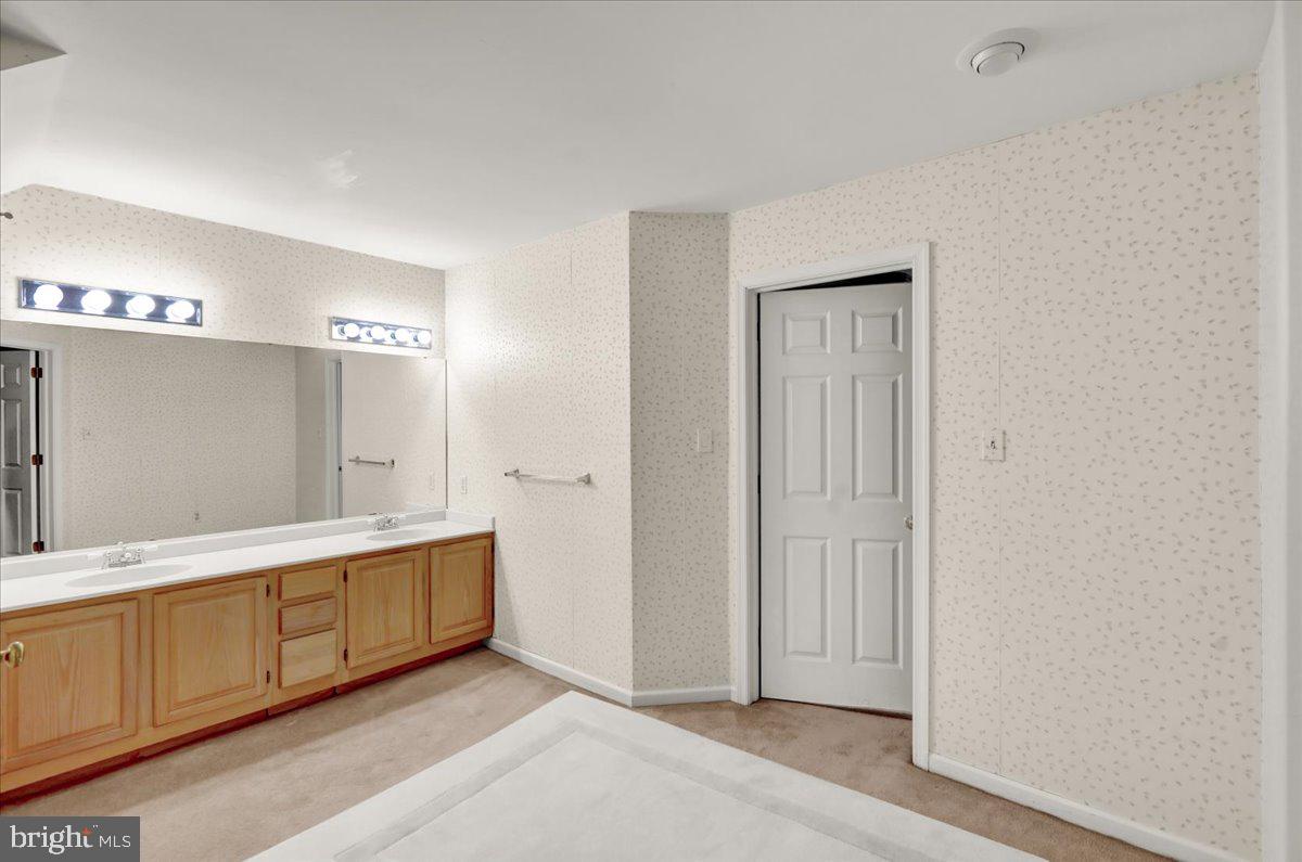 STONE HILL FARMS - Residential