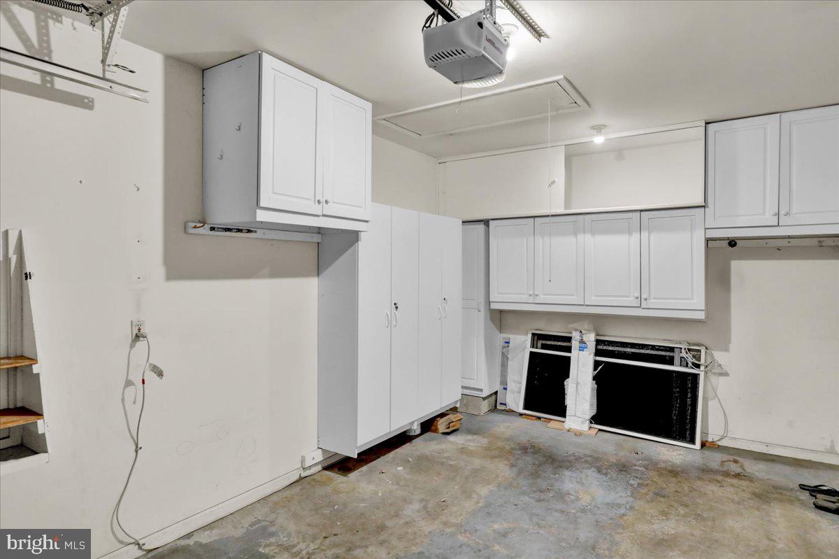 STONE HILL FARMS - Residential