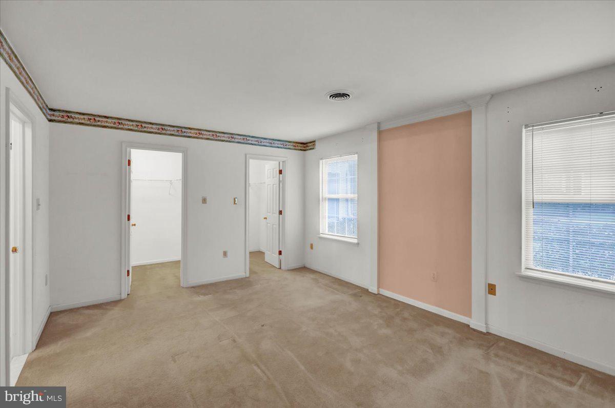 STONE HILL FARMS - Residential