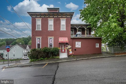 300 Lafayette Street, Tamaqua, PA MLS: PASK2021236