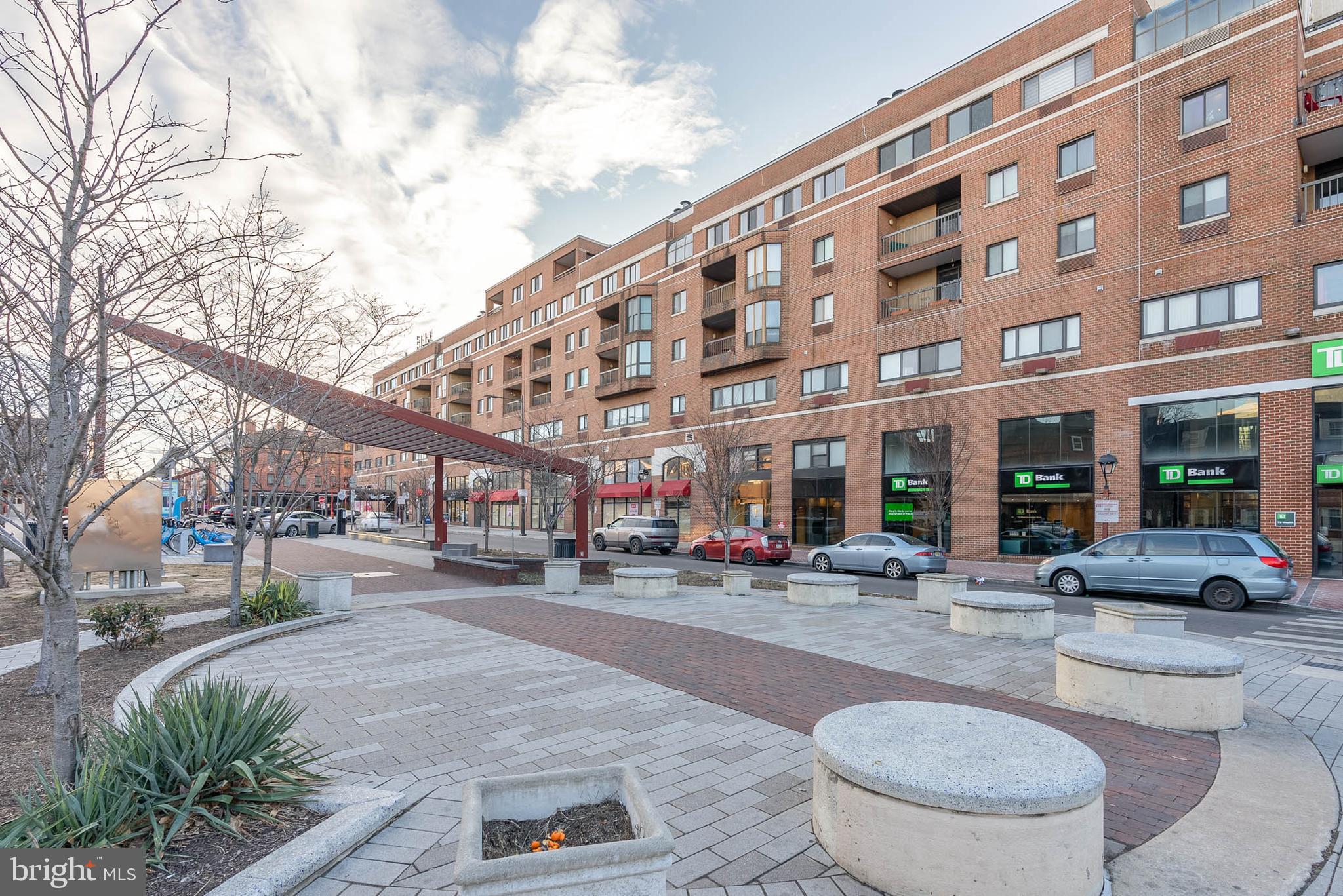 SOCIETY HILL - Residential