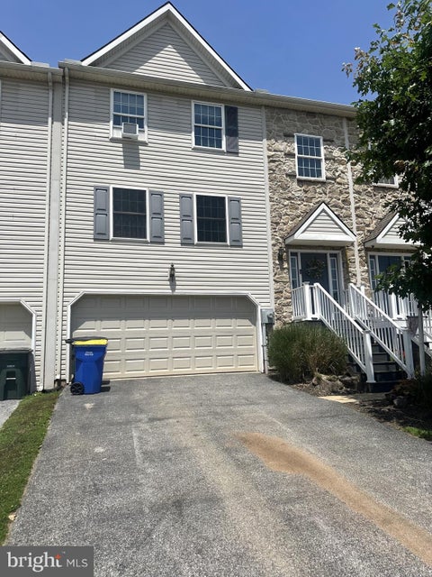 Townhouse For Sale - 3926 Sheppard Drive<br/> DOVER, PA 17315