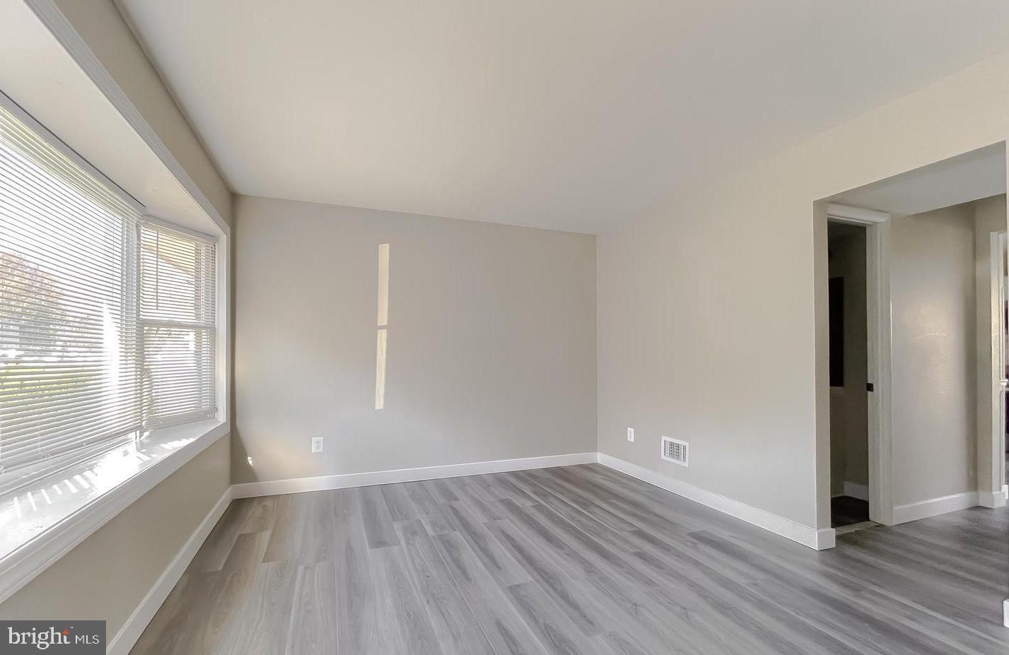 OAK MANOR TWN HSE CONDO - Residential Lease