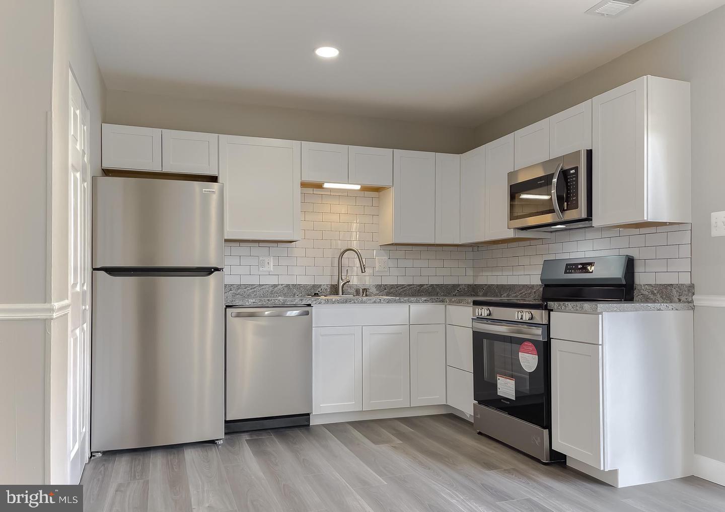 OAK MANOR TWN HSE CONDO - Residential Lease