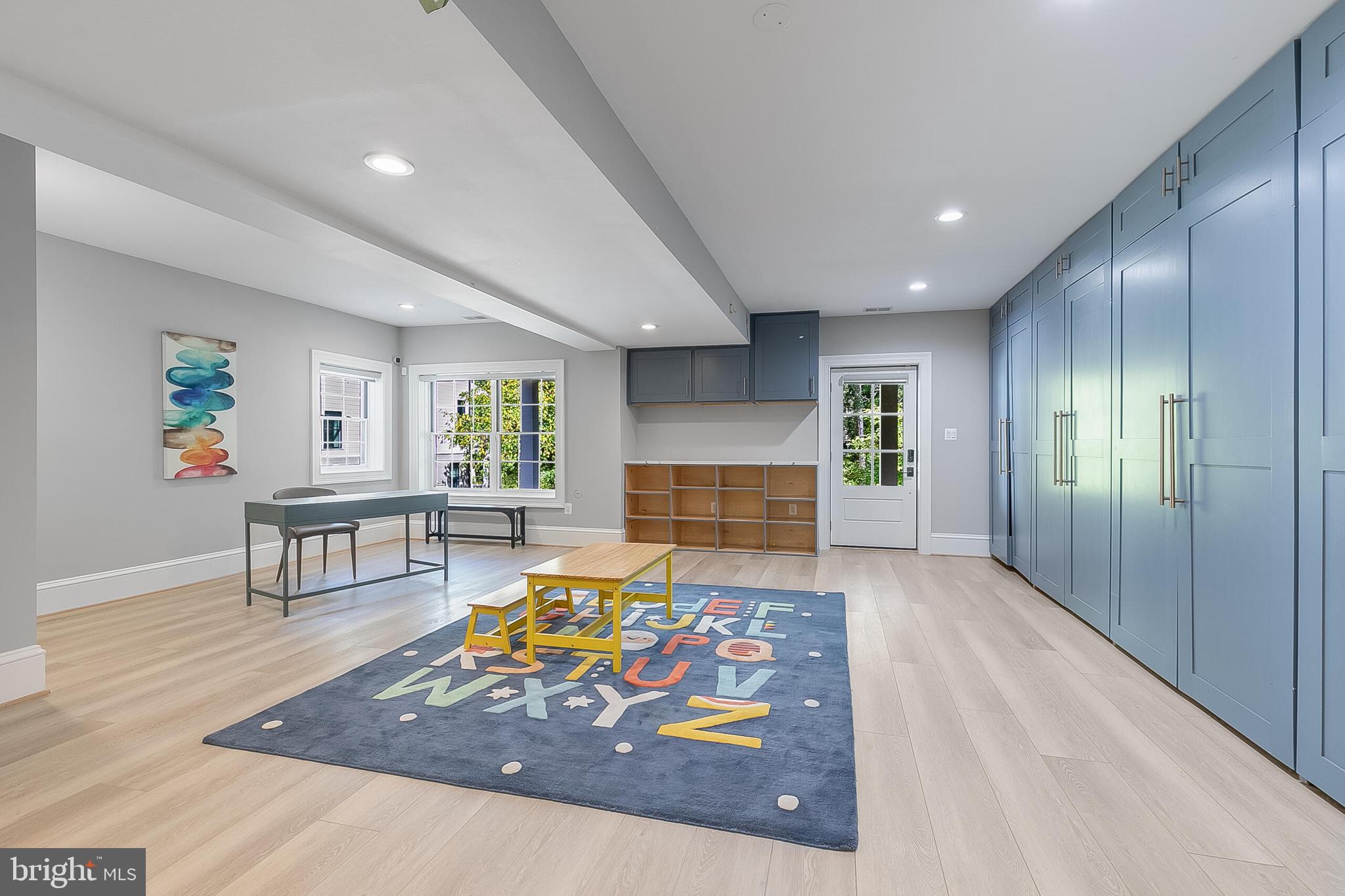 RIVER OAKS - Residential Lease