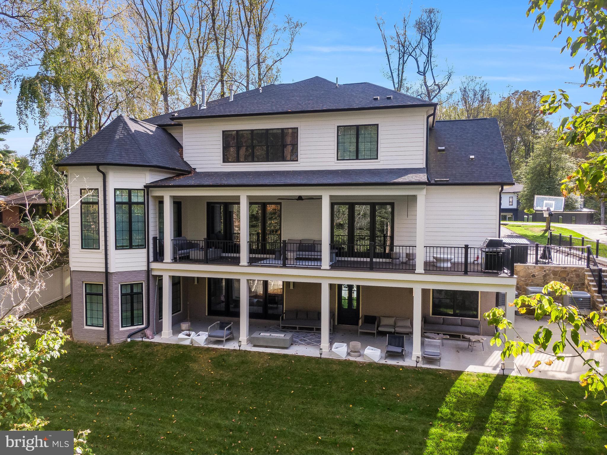 RIVER OAKS - Residential Lease