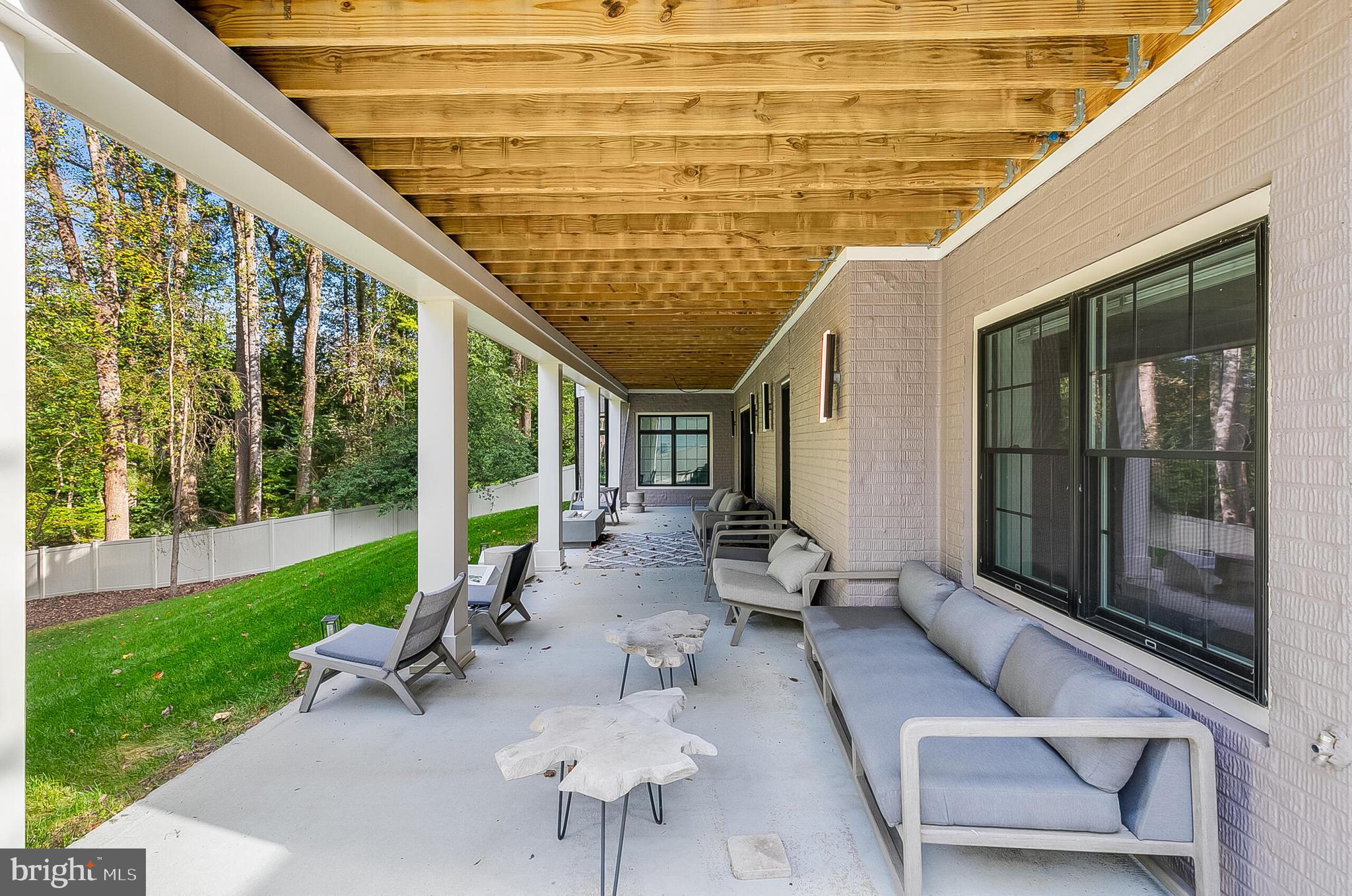 RIVER OAKS - Residential Lease