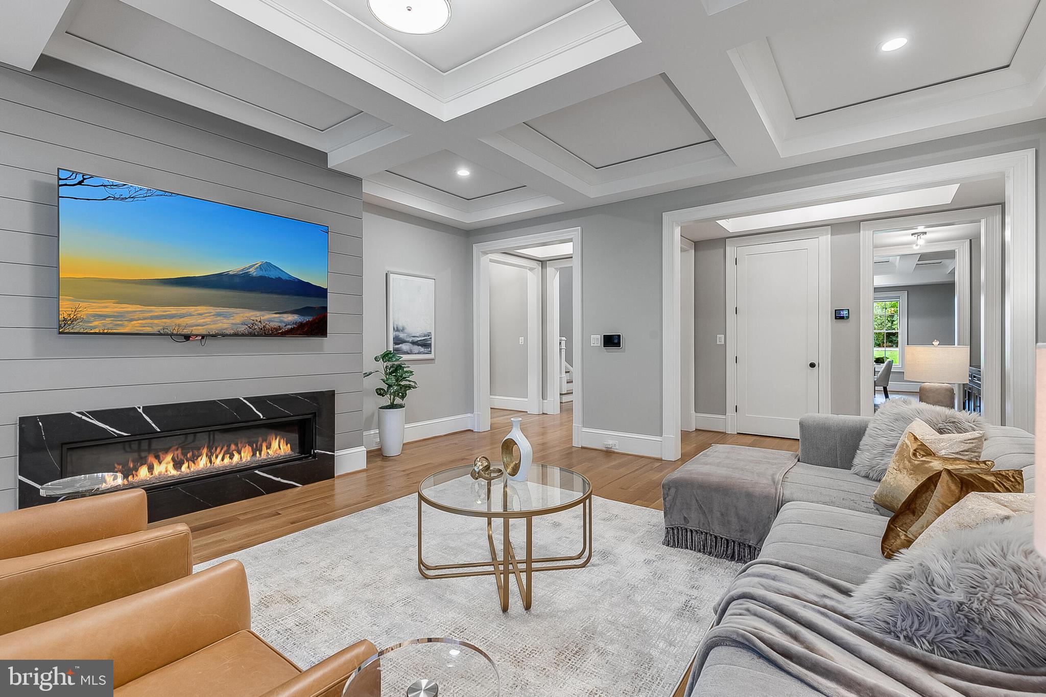 RIVER OAKS - Residential Lease