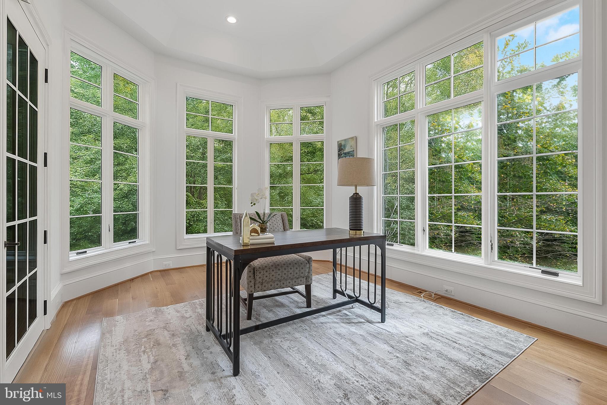 RIVER OAKS - Residential Lease