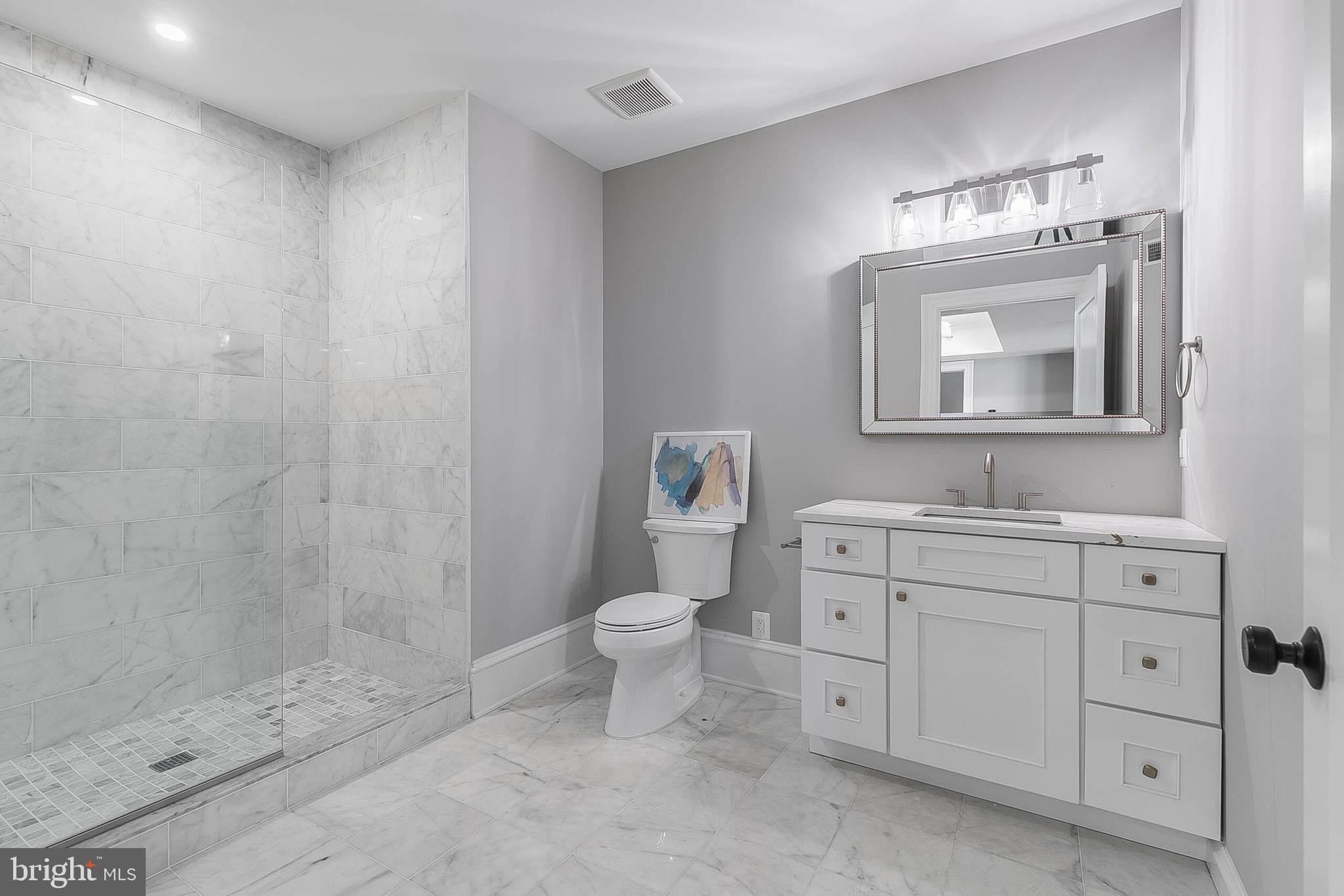 RIVER OAKS - Residential Lease