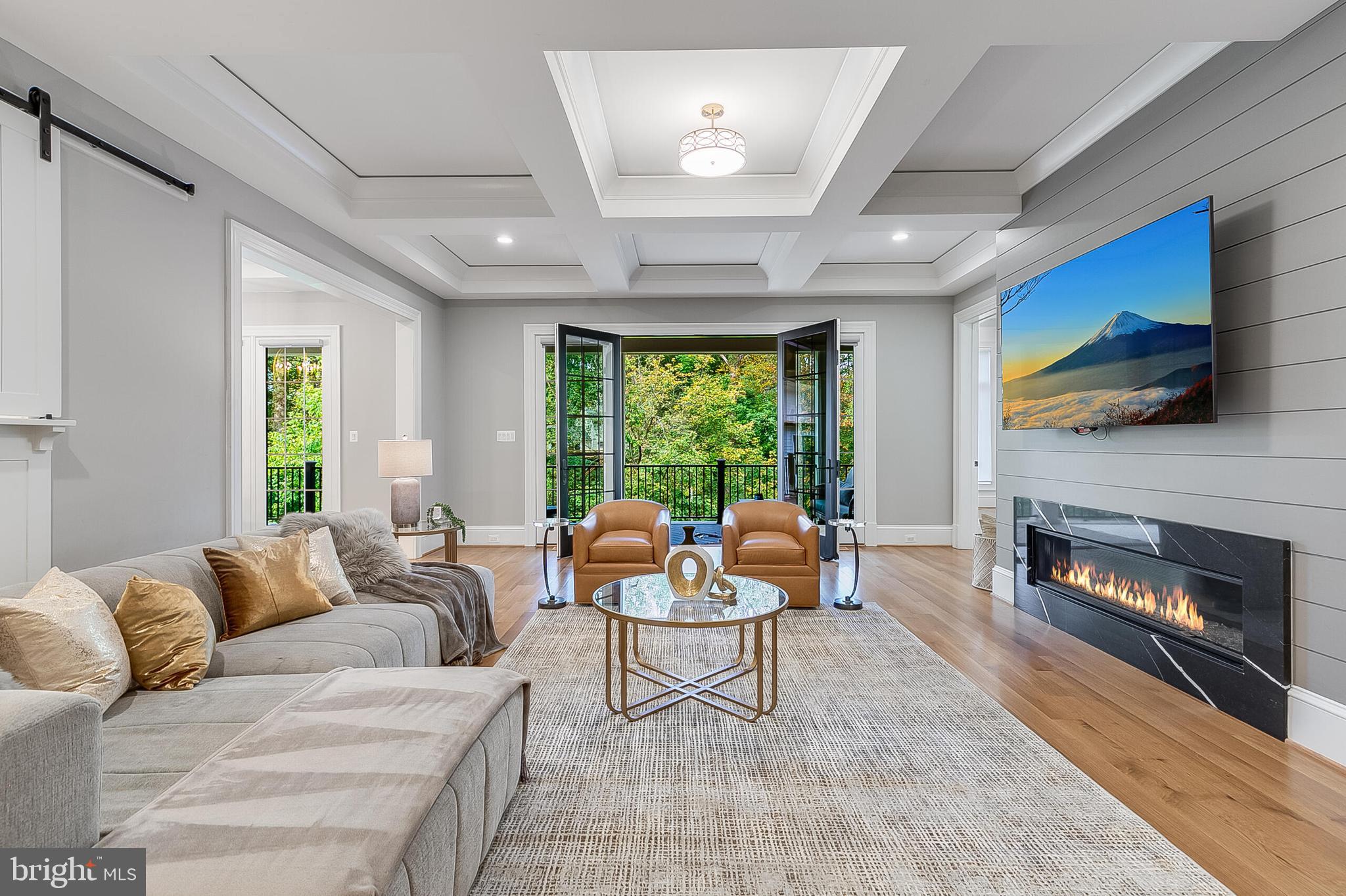 RIVER OAKS - Residential Lease