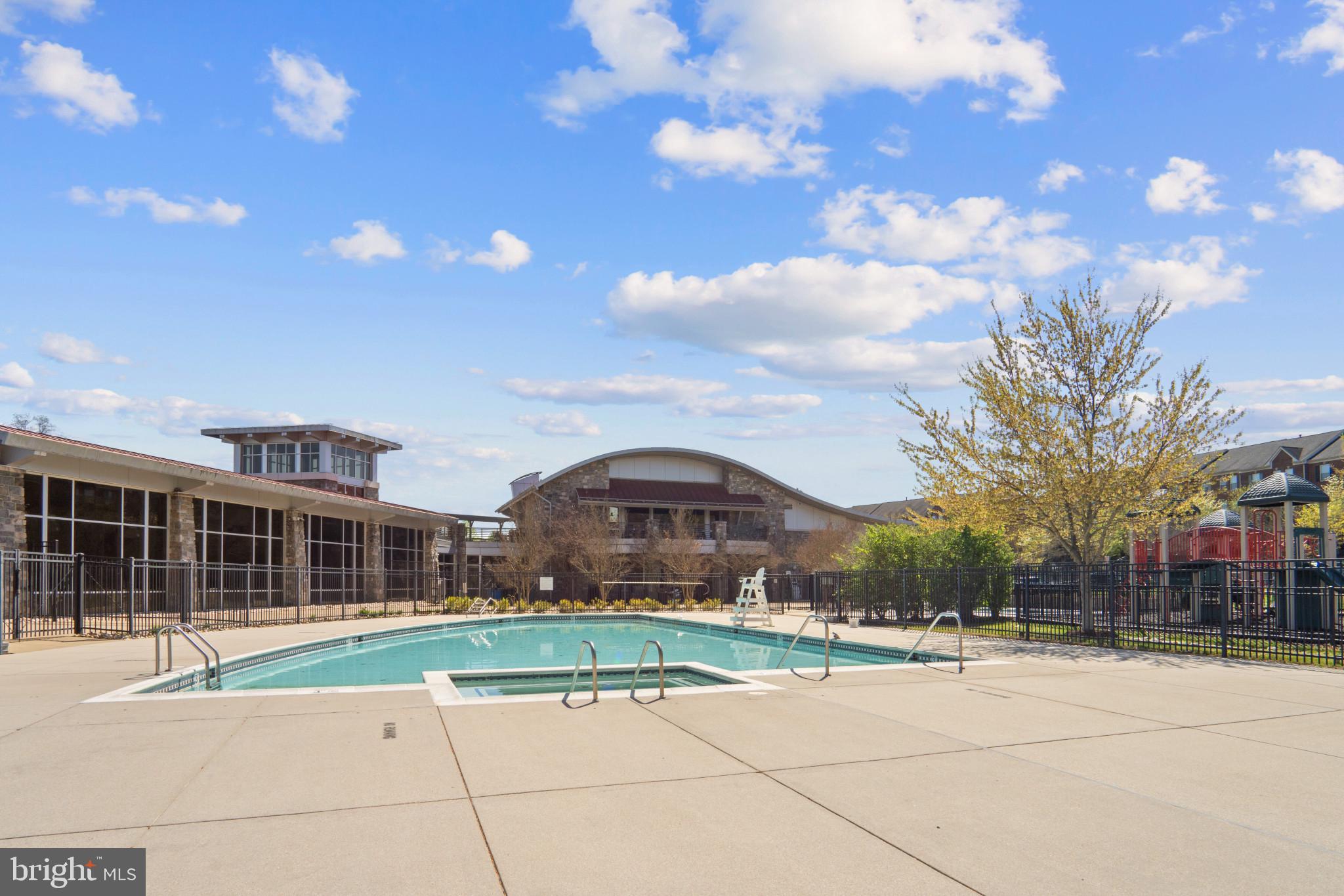 POTOMAC CLUB - Residential