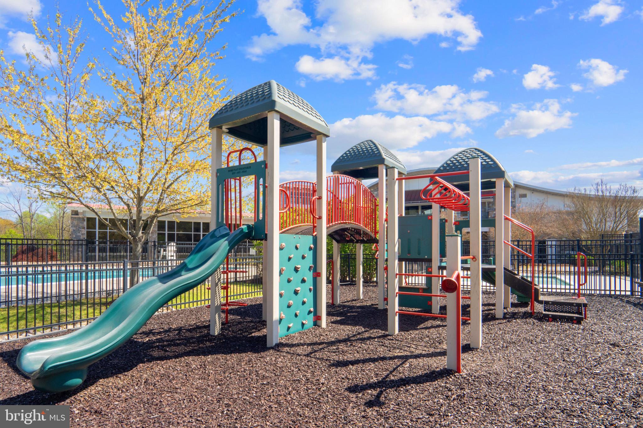 POTOMAC CLUB - Residential