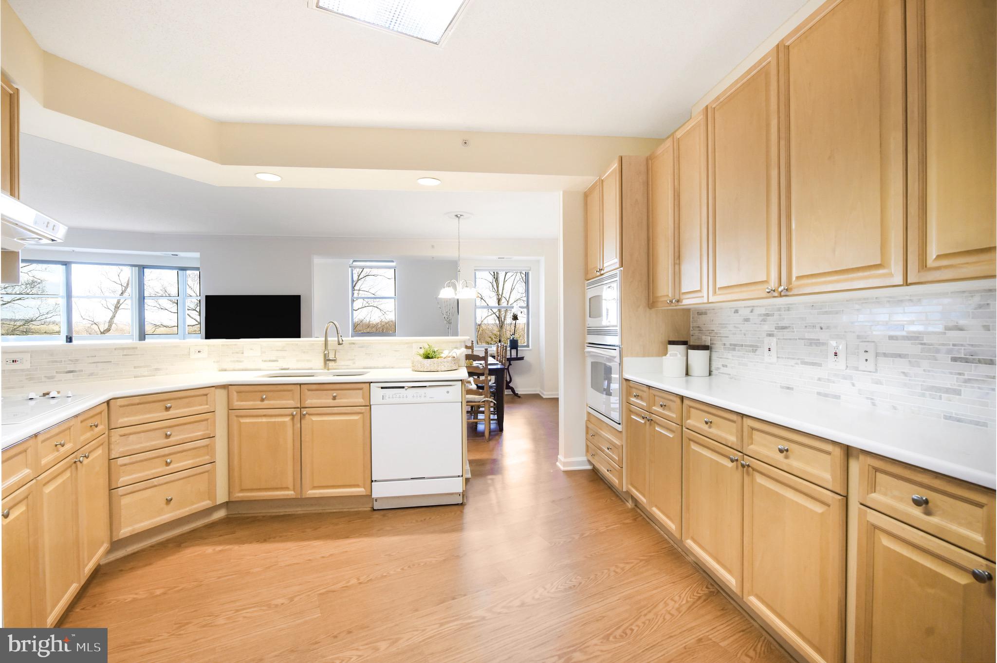 LANSDOWNE WOODS - Residential